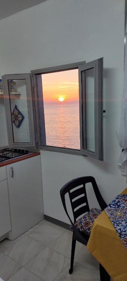 La Finestra Sul Mare Apartment Тропеа Екстериор снимка